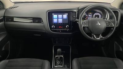 2020 Mitsubishi Outlander interior