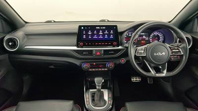 2022 KIA CERATO interior