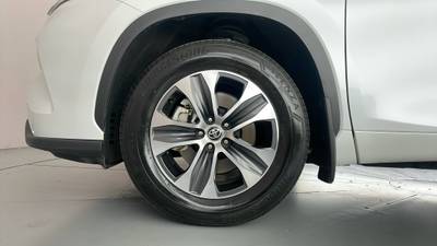2021 TOYOTA KLUGER gallery