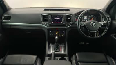 2020 VOLKSWAGEN AMAROK interior