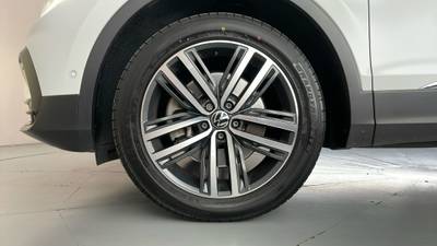 2022 VOLKSWAGEN TIGUAN gallery