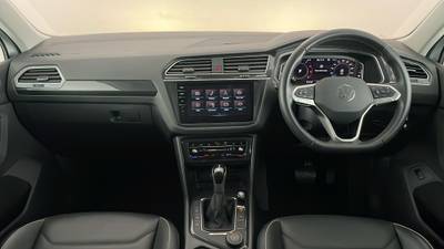 2022 VOLKSWAGEN TIGUAN interior