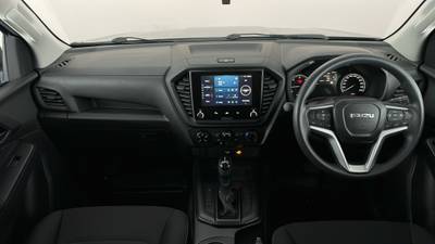 2024 ISUZU D-MAX interior