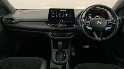2021 HYUNDAI I30 interior