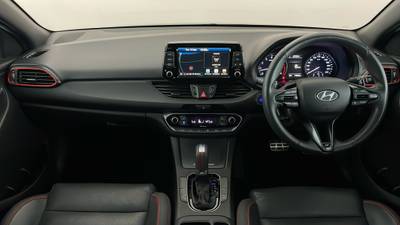 2020 HYUNDAI i30 interior