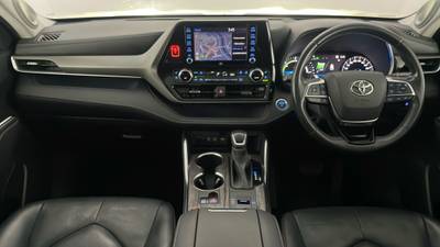2021 TOYOTA KLUGER interior