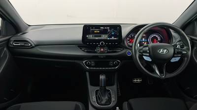 2023 HYUNDAI I30 interior
