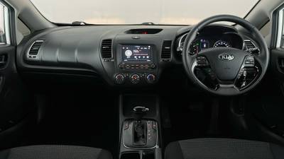 2017 KIA CERATO interior