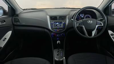 2018 HYUNDAI ACCENT interior