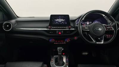 2019 KIA CERATO interior
