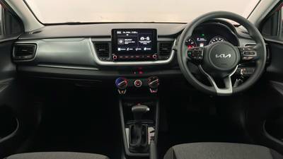 2023 KIA STONIC interior