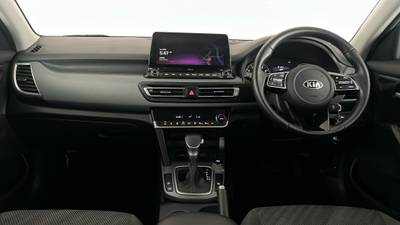 2019 KIA SELTOS interior