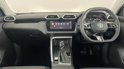 2025 MG ZS interior