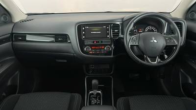 2019 MITSUBISHI OUTLANDER interior