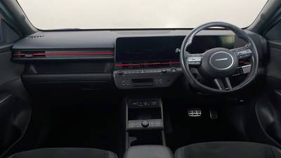 2023 HYUNDAI KONA interior