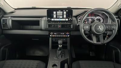 2025 MITSUBISHI TRITON interior