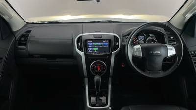 2021 ISUZU MU-X interior