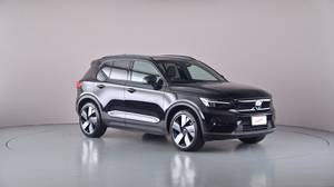 2023 VOLVO XC40