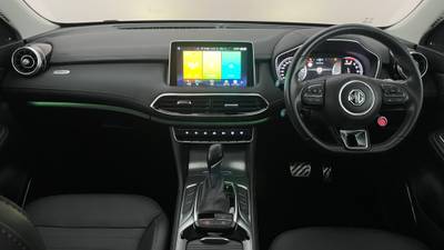 2022 MG HS interior
