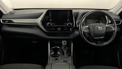 2021 TOYOTA KLUGER interior