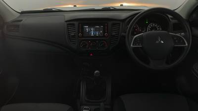 2020 MITSUBISHI TRITON interior
