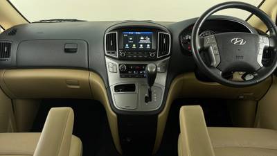 2018 HYUNDAI IMAX interior