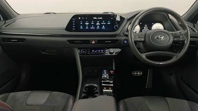 2022 Hyundai Sonata interior