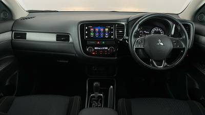 2018 MITSUBISHI OUTLANDER interior
