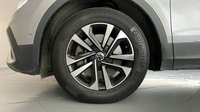 2022 VOLKSWAGEN TIGUAN gallery