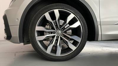 2019 VOLKSWAGEN TIGUAN gallery