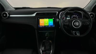 2023 MG ZST interior