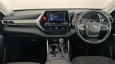 2022 TOYOTA KLUGER interior