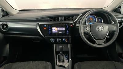 2016 TOYOTA COROLLA interior