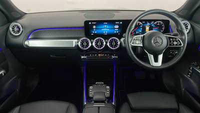 2022 Mercedes-Benz GLB interior
