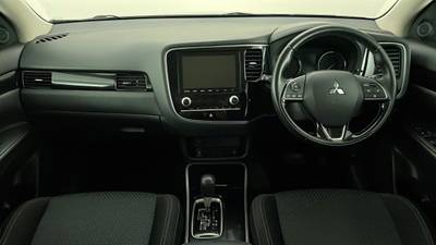 2019 MITSUBISHI OUTLANDER interior