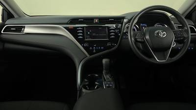 2018 TOYOTA CAMRY interior