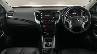 2021 MITSUBISHI TRITON interior