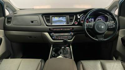 2015 KIA CARNIVAL interior