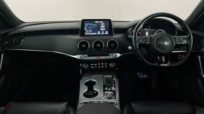 2019 KIA STINGER interior