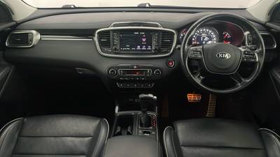 2019 Kia Sorento interior