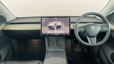 2022 TESLA MODEL Y interior