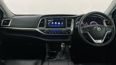 2015 TOYOTA KLUGER interior