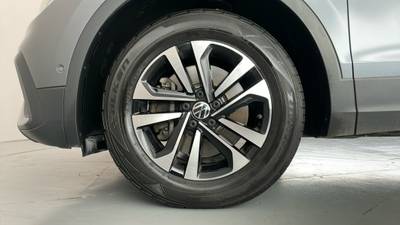 2022 VOLKSWAGEN TIGUAN gallery