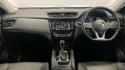 2022 NISSAN X-TRAIL interior