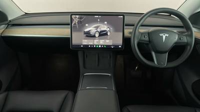 2022 TESLA MODEL Y interior
