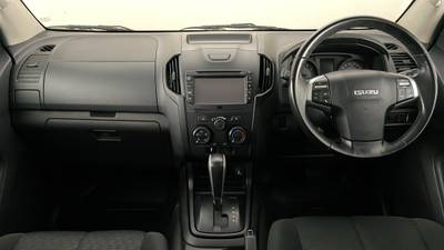 2018 ISUZU D-MAX interior
