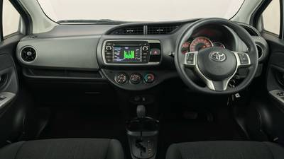 2016 TOYOTA YARIS interior