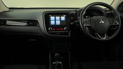 2020 MITSUBISHI OUTLANDER interior