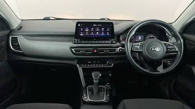 2021 KIA SELTOS SPORT interior
