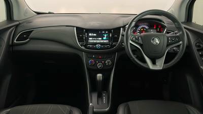 2020 HOLDEN TRAX interior